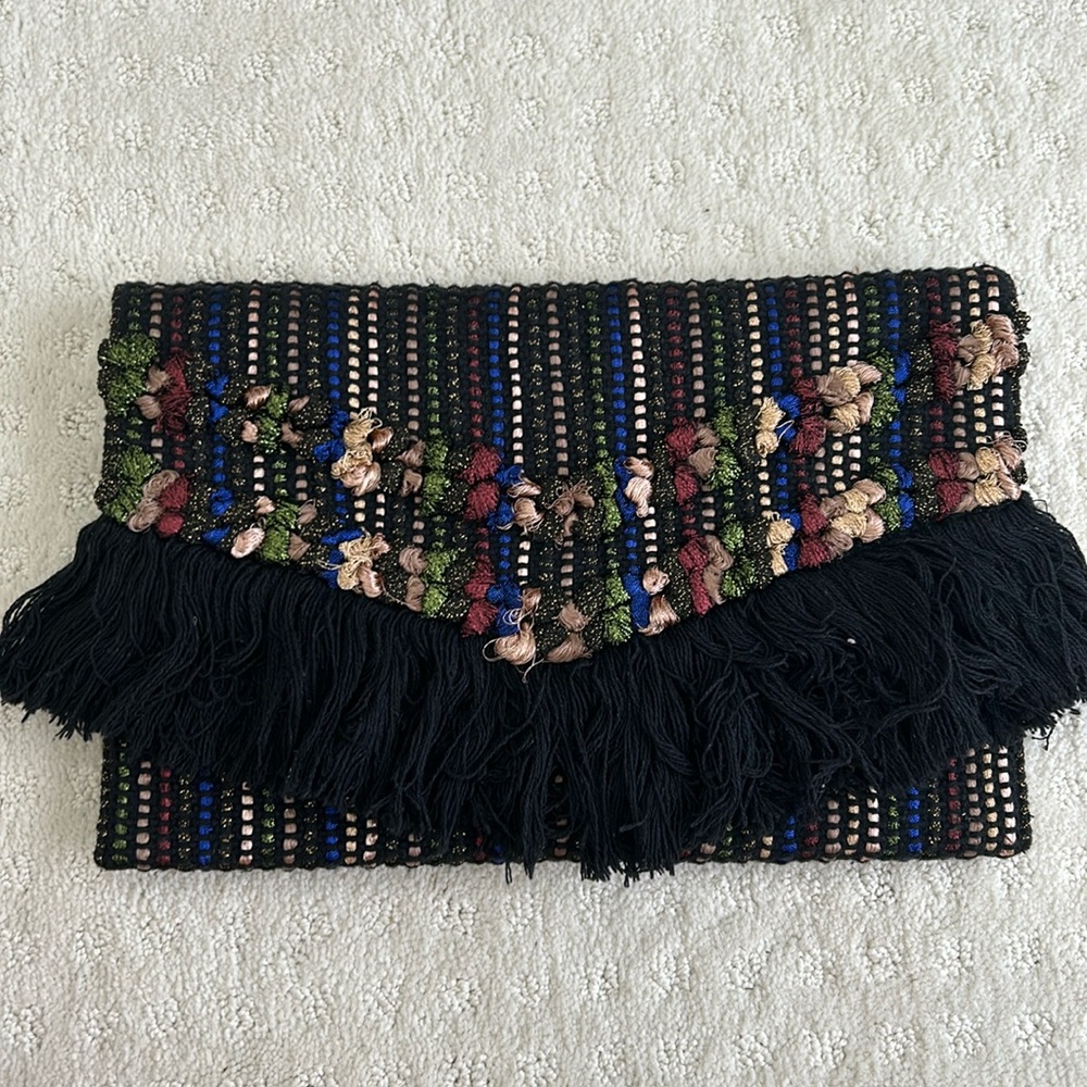Clutch with fringe